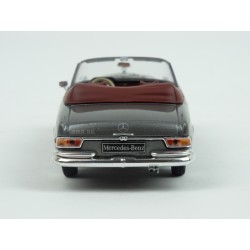 Mercedes Benz (W111) 280 SE Cabriolet 1969 model 1:43 IXO Models CLC457N.22