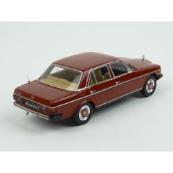 Mercedes Benz (W123) 240 D 1976 model 1:43 IXO Models CLC443N.22