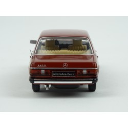 Mercedes Benz (W123) 240 D 1976 model 1:43 IXO Models CLC443N.22