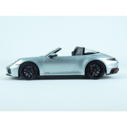 Porsche 911 (992) Targa 4 GTS 2021 (Silver Met.) model 1:18 Minichamps MI-155061061