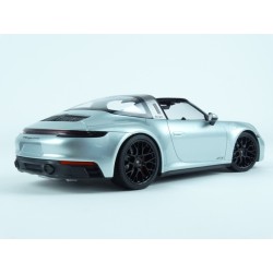 Porsche 911 (992) Targa 4 GTS 2021 (Silver Met.) model 1:18 Minichamps MI-155061061