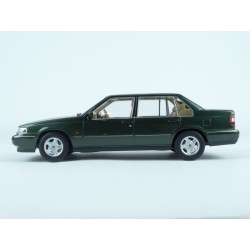 Volvo 960 1996 (Green Met.) model 1:18 Triple9 T9-1800300