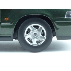 Volvo 960 1996 (Green Met.) model 1:18 Triple9 T9-1800300