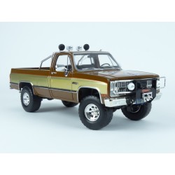 GMC K-2500 Sierra Grande Wideside "FALL GUY Stuntman Association" 1982, GreenLight 1/18 scale