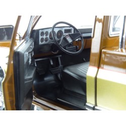 GMC K-2500 Sierra Grande Wideside "FALL GUY Stuntman Association" 1982, GreenLight 1/18 scale