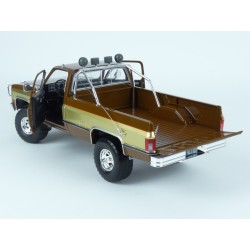 GMC K-2500 Sierra Grande Wideside "FALL GUY Stuntman Association" 1982, GreenLight 1/18 scale