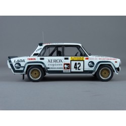 Lada 2105 VFTS Nr.42 1000 Lakes Rally 1984 model 1:18 IXO MODELS 18RMC146.22