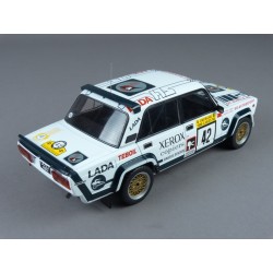 Lada 2105 VFTS Nr.42 1000 Lakes Rally 1984 model 1:18 IXO MODELS 18RMC146.22