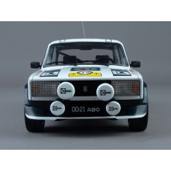 Lada 2105 VFTS Nr.42 1000 Lakes Rally 1984 model 1:18 IXO MODELS 18RMC146.22