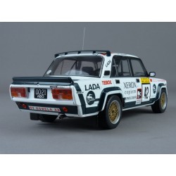 Lada 2105 VFTS Nr.42 1000 Lakes Rally 1984 model 1:18 IXO MODELS 18RMC146.22