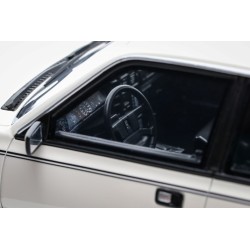 Peugeot 505 V6 1989 model 1:18 OttO mobile OT1297