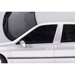 Peugeot 406 3.0 V6 24V 2000 model 1:18 OttO mobile OT1388